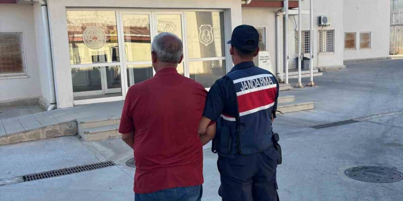 Şüphe üzerine durdurulan araçta 9 düzensiz göçmen yakalandı