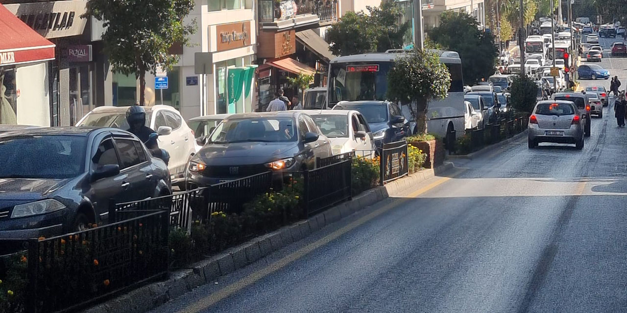 Aydın’da meclis toplantısı öncesi trafik kilitlendi, vatandaşlardan tepki