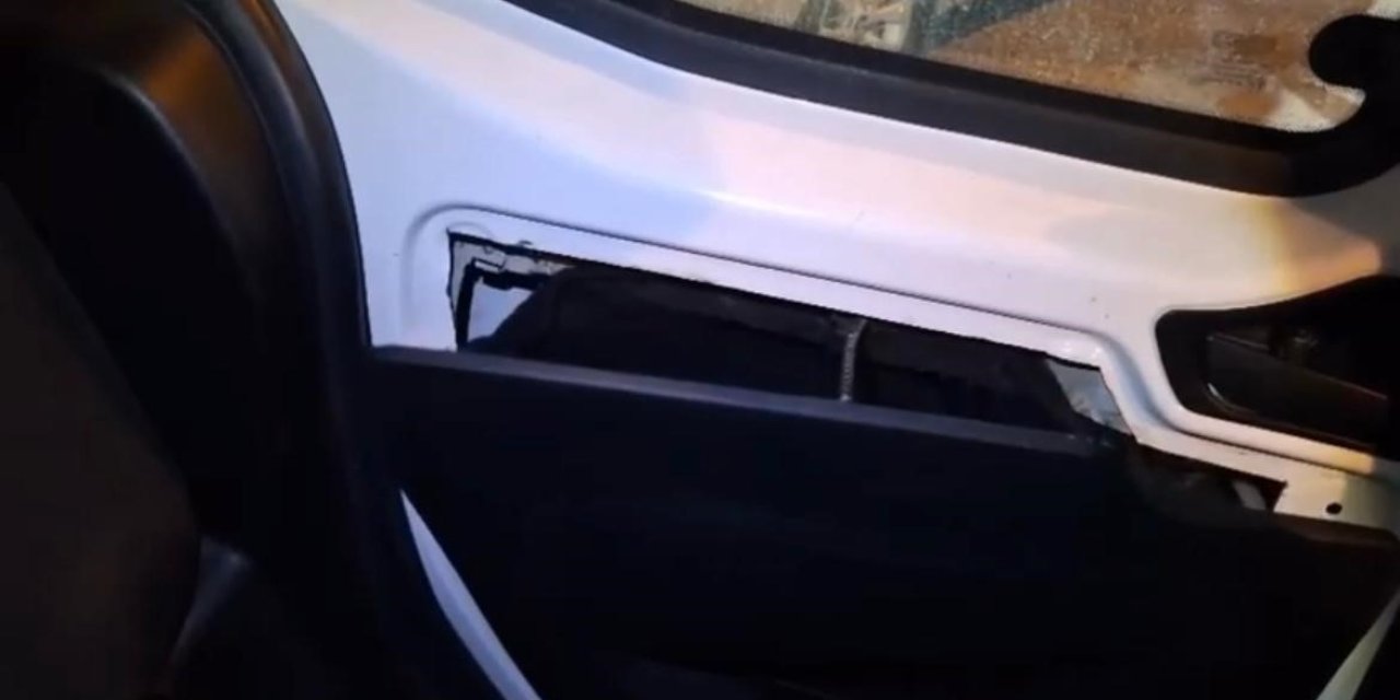 Araç anahtarıyla açılan gizli bölmede silah bulundu