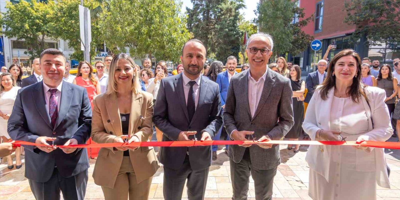 Aydem Perakende ve Gediz Perakende yenilenen şubeleriyle müşteri deneyimini güçlendiriyor