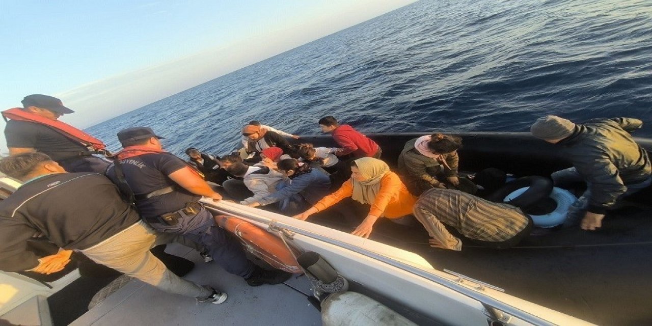 Ege Denizi’nde kaçış son buldu: 58 göçmen yakalandı