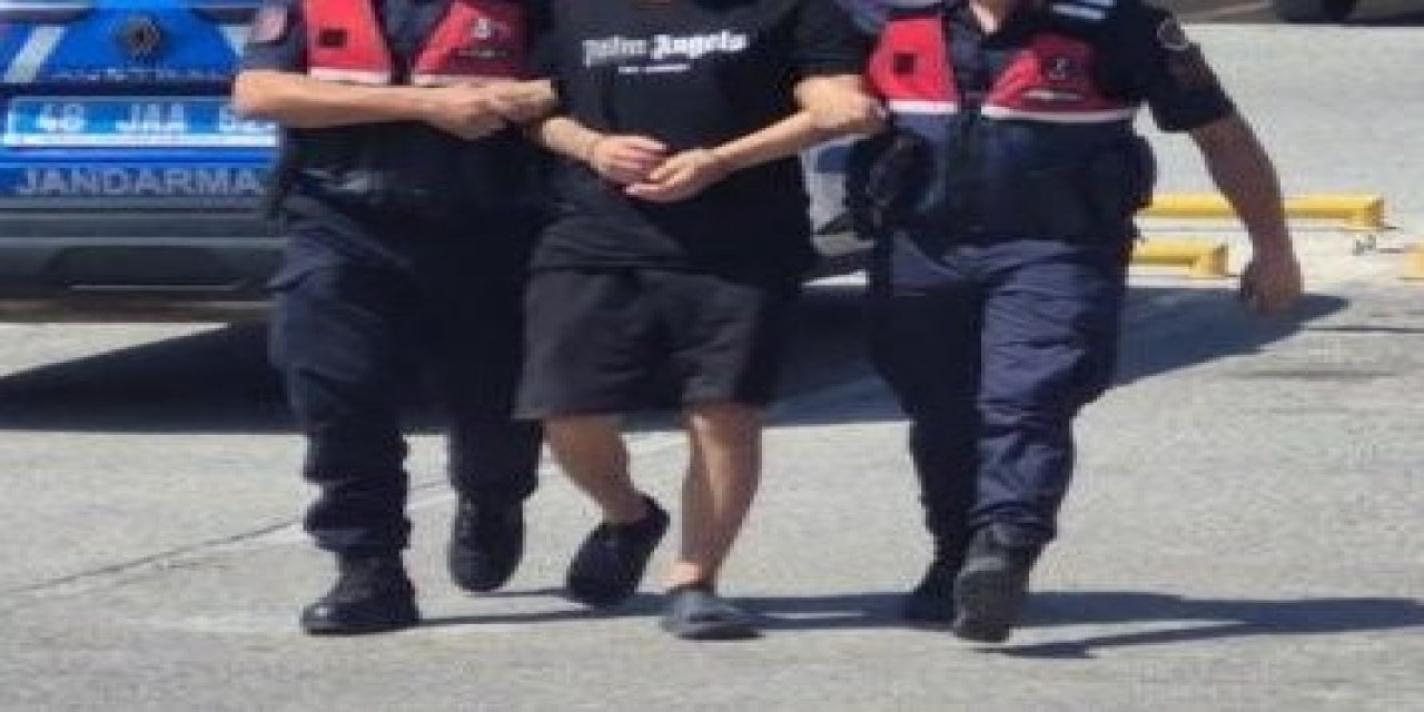 Muğla’da ev baskınında uyuşturucu ve kaçak alkol ele geçirildi