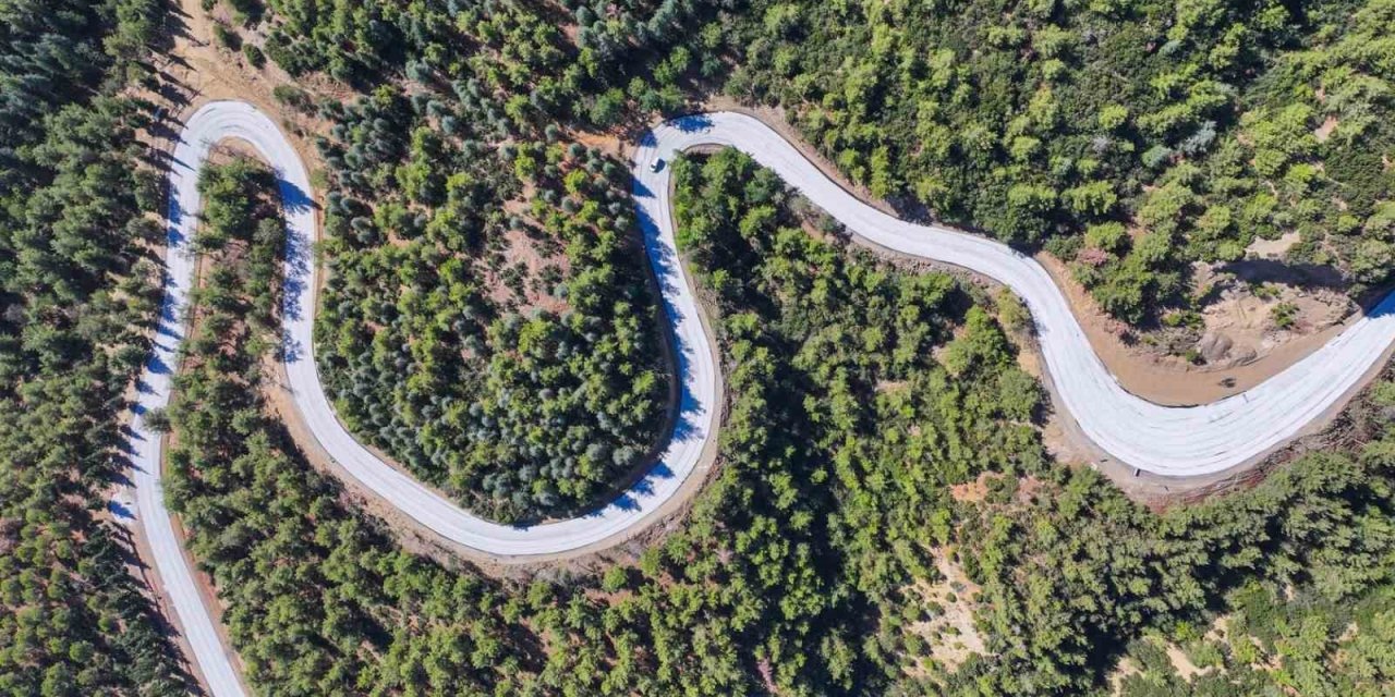 Denizli’de Mollaahmet ile Göveçlik mahallelerini birleştiren yol yenileniyor