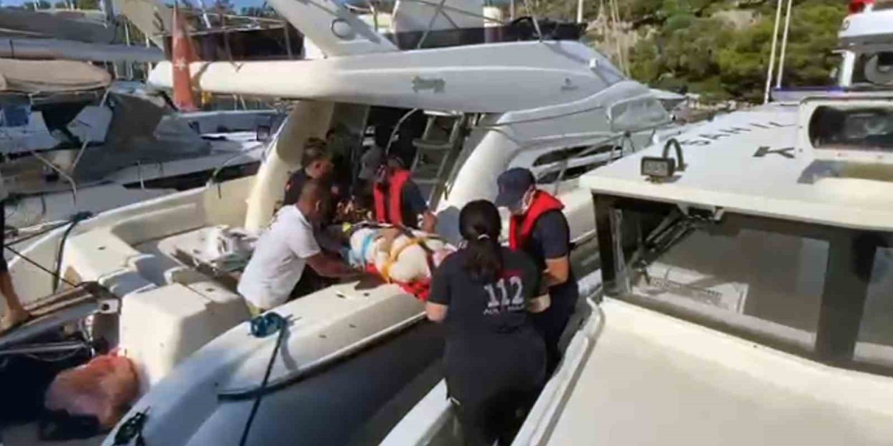 Motor yatta yaralanan vatandaşa tıbbi tahliye