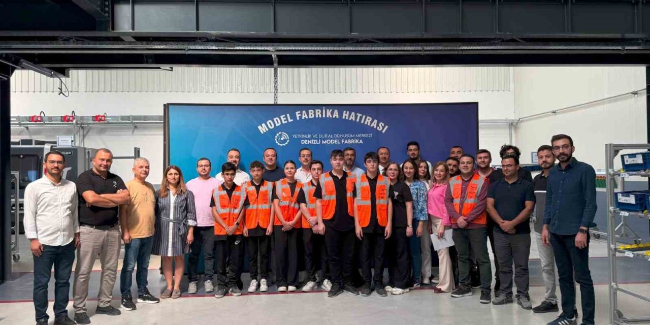 DSO Denizli Model Fabrikada ilk "Öğren-Dönüş" programı  hayata geçti