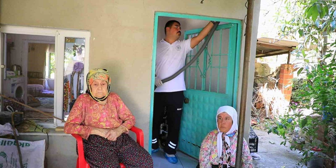 Muğla Büyükşehir’den Behiye teyze ve kızına destek
