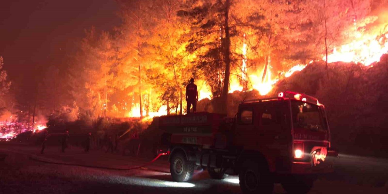 Muğla’da alevli gece