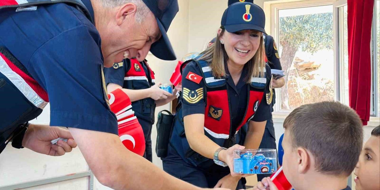 İlkokul öğrencileri jandarmayı yakından tanıdı