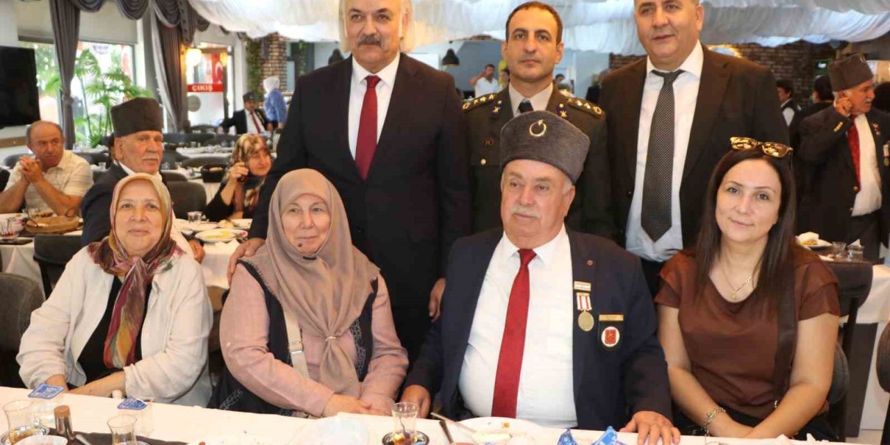 Söke’de Gaziler Günü’nde Şehit ve Gazi Aileleri onuruna kahvaltı düzenlendi