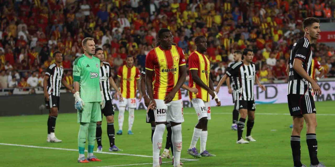 Trendyol Süper Lig: Göztepe: 0 - Beşiktaş: 2 (Maç devam ediyor)