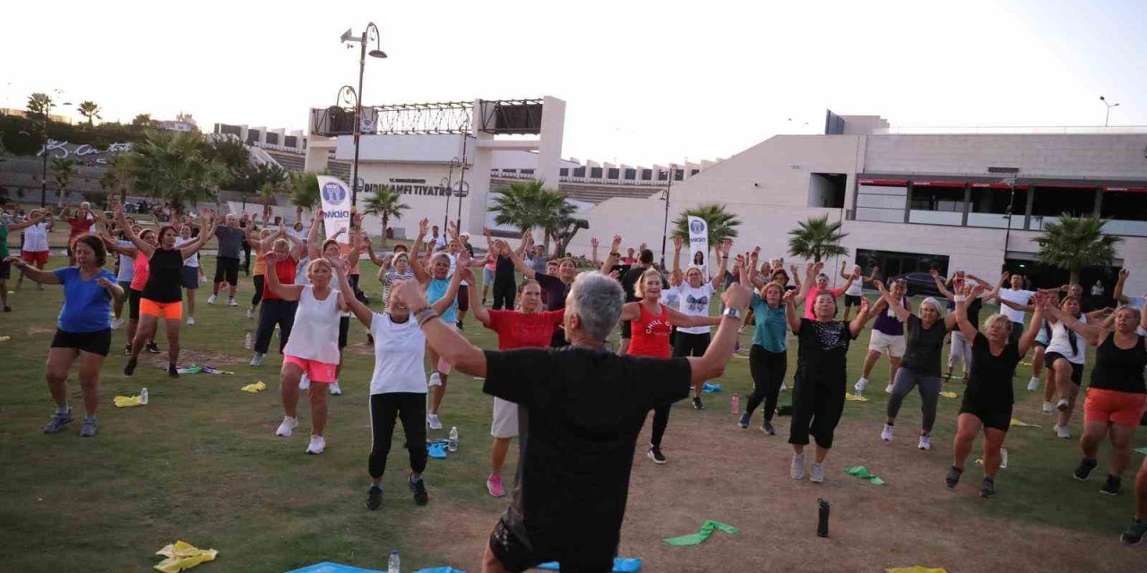 Didimliler ’Herkes için hareket’ sloganıyla spor yaptı