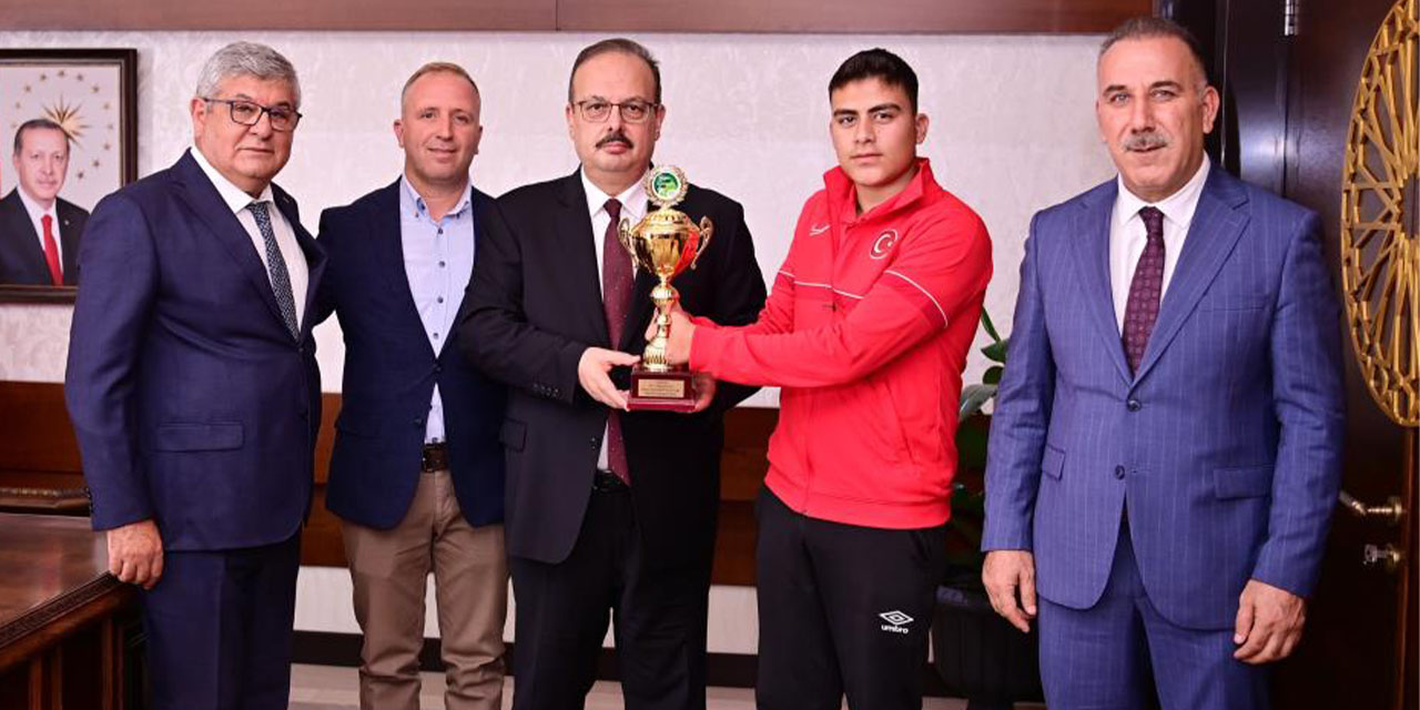 Vali Canbolat, dünya şampiyonunu ağırladı