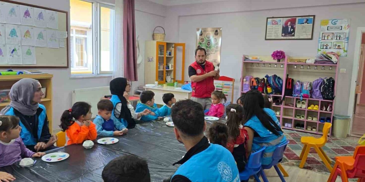Gençlik Merkezi Gönüllüleri, Menteşe’de çocuklara unutulmaz bir gün yaşattı