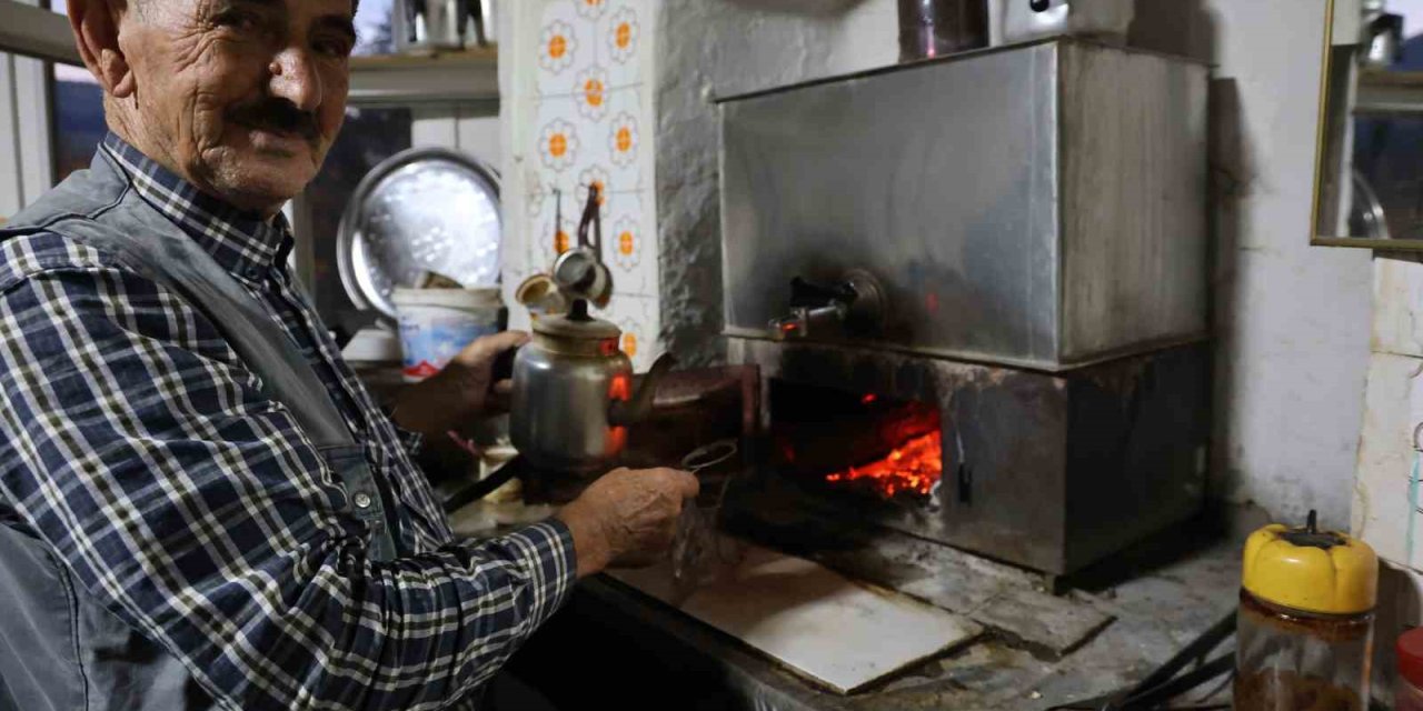 Bu köyün kıraathane kültürü bir asırdır değişmedi