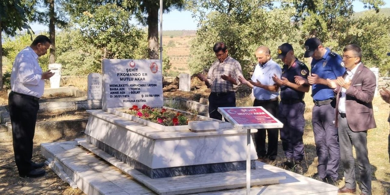 Karacasulu şehit Akar mezarı başında anıldı