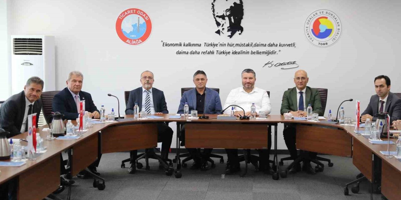 Bakan Yardımcısı Oruç Baba İnan, Aliağa’da yatırımcılarla bir araya geldi