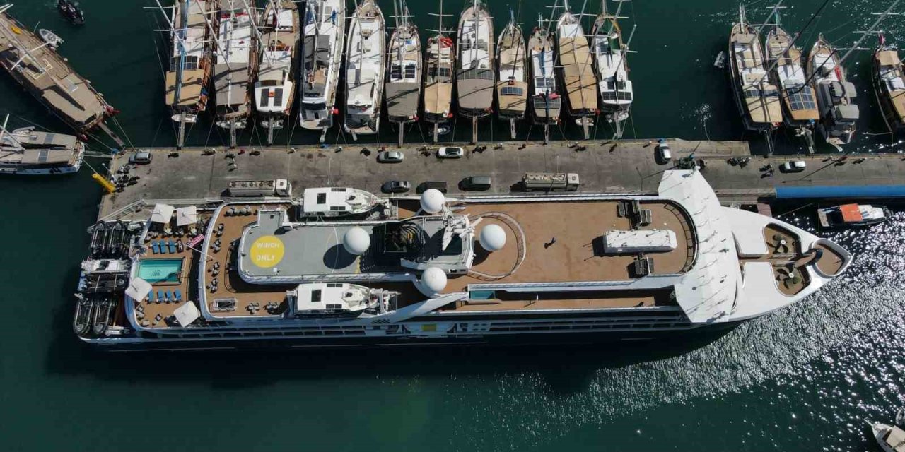 Fethiye’ye "SH Diana" Kruvaziyeriyle 106 Turist Geldi