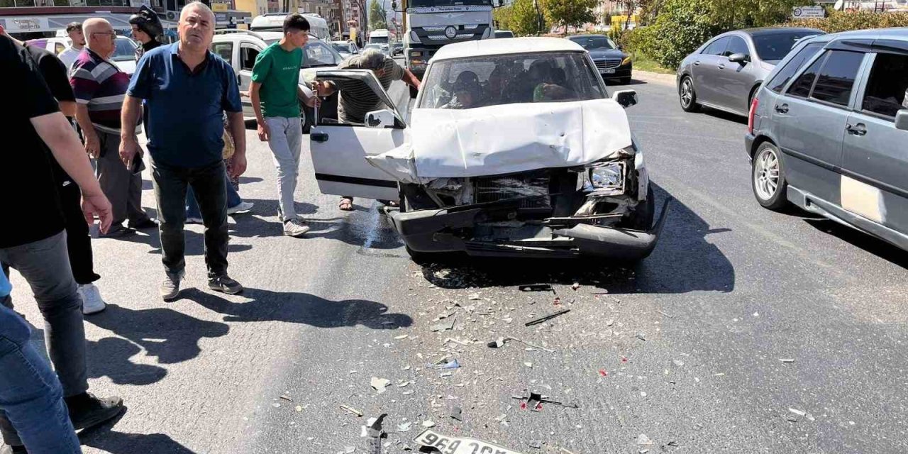 Yatağan’da trafik kazası: 3 yaralı