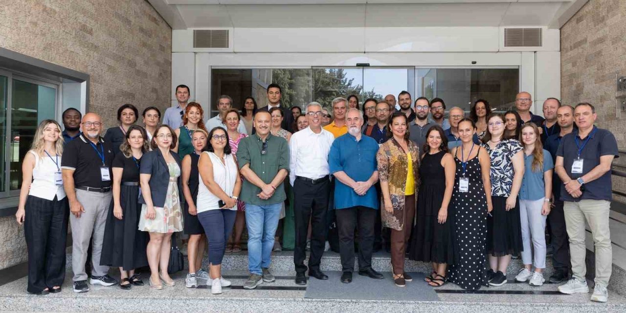 İngilizce eğitimde yenilikçi güç birliği