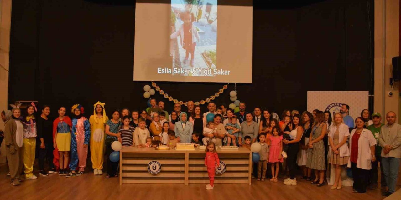 Hastanede tedavi gören çocuklara doğum günü sürprizi