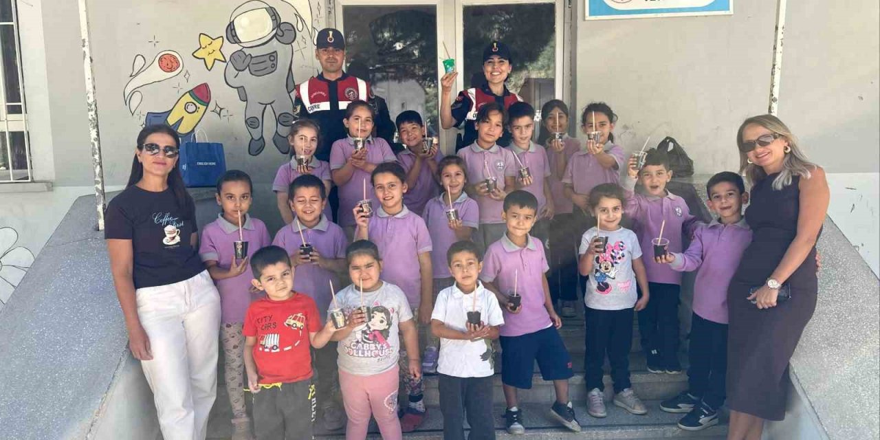 Jandarma öğrencilere doğa sevgisini aşıladı