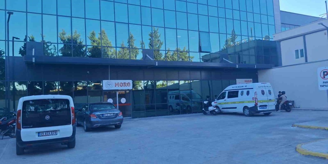 Didim’de göçmen botundan denize düşen anne ve çocuğu hayatını kaybetti