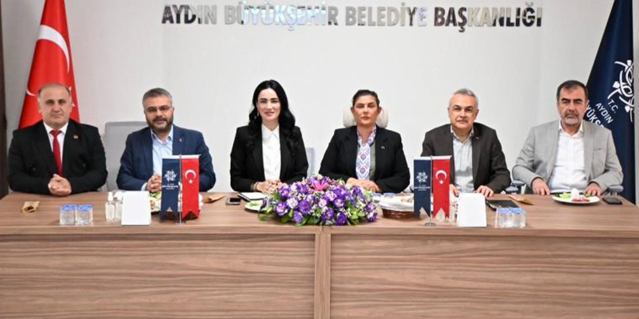 AK Parti heyeti İncirliova’da muhtarlarla buluştu