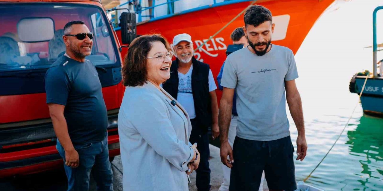 Başkan Gençay, avdan dönen balıkçıları karşıladı