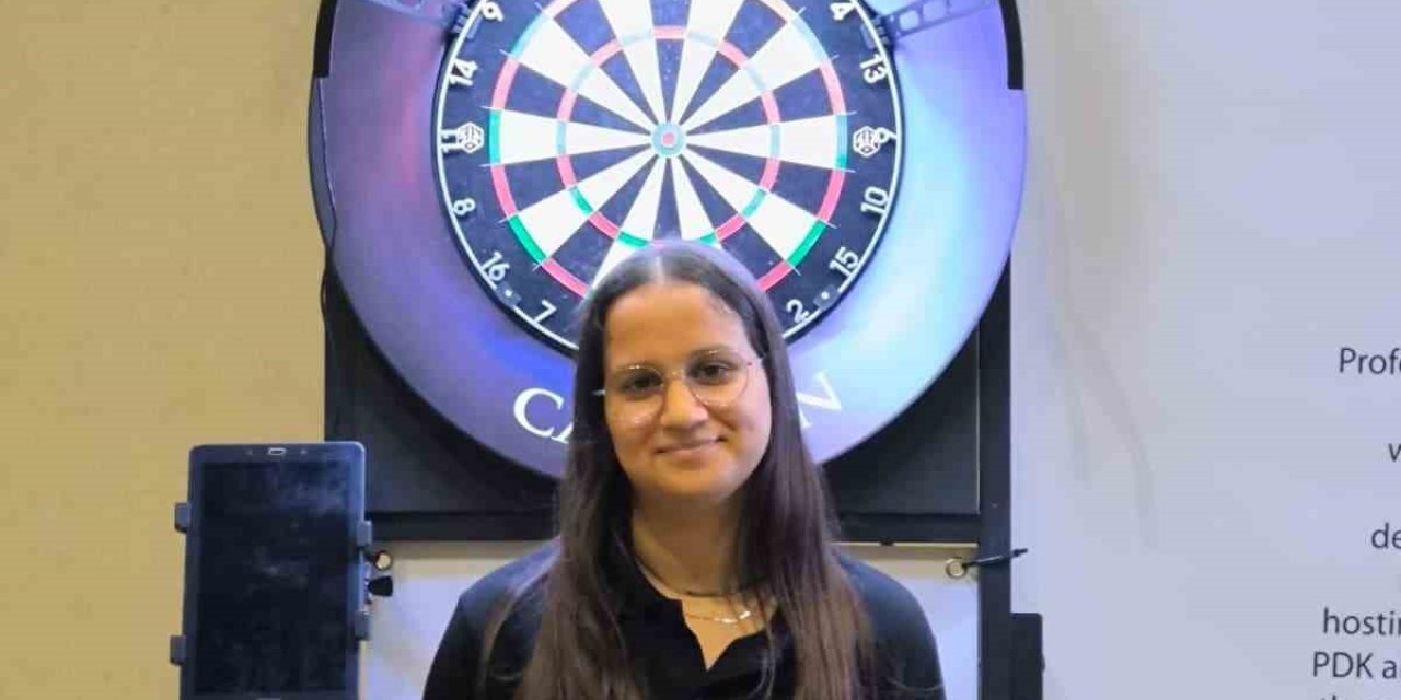 Denizlili Ayşegül Dart Dünya Şampiyonu oldu