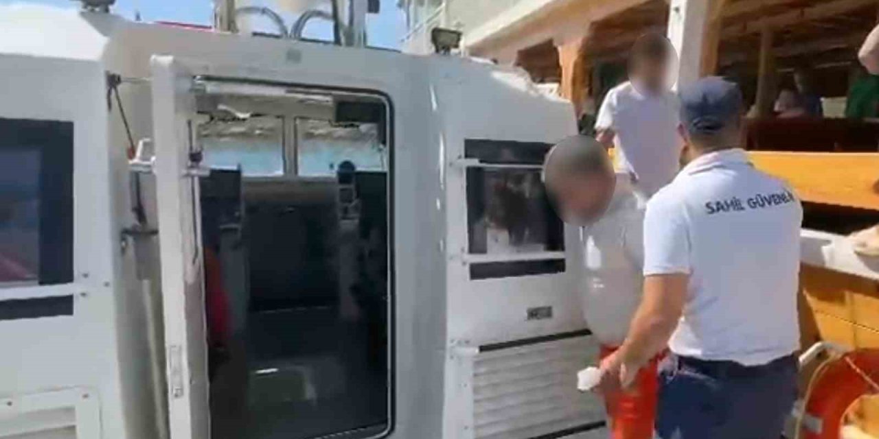 Gökova Körfezinde gezi teknesinde yaralanan vatandaşa tıbbi tahliye