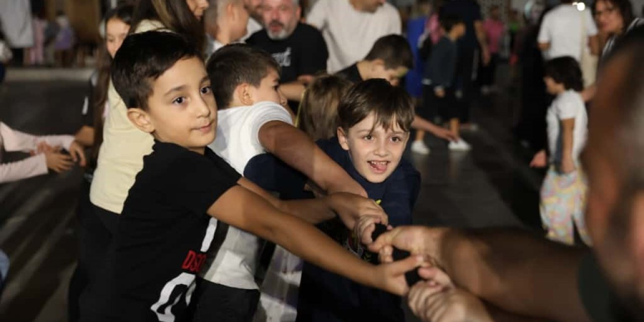 Yunusemre Belediyesinden çocuklara özel şenlik