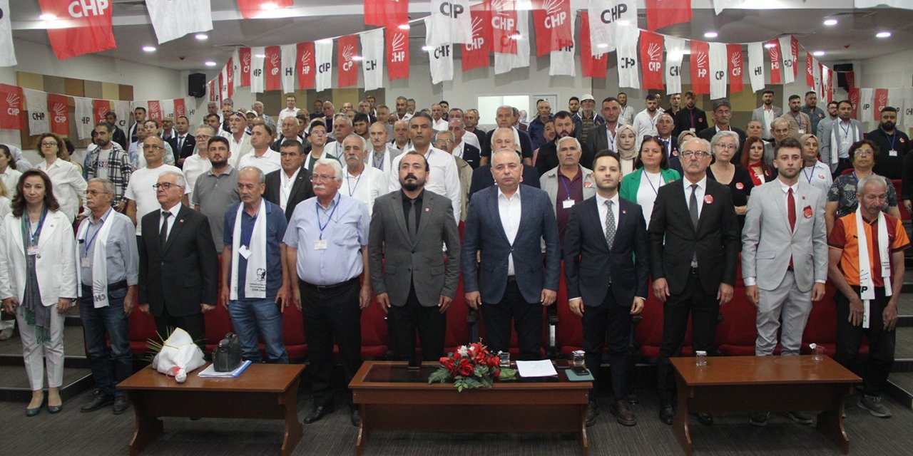 CHP Kula İlçe Kongresi’nde başkanlığa Esen Çınar seçildi
