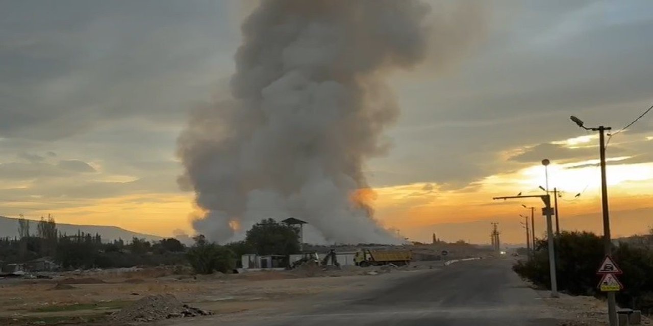 Kemalpaşa çöplüğünde yangın: Kötü koku ve duman kenti kapladı