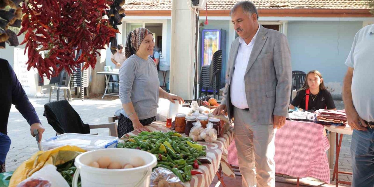 Beyağaç’ın yöresel ürünleri bağbozumu şenliğinde tanıtıldı