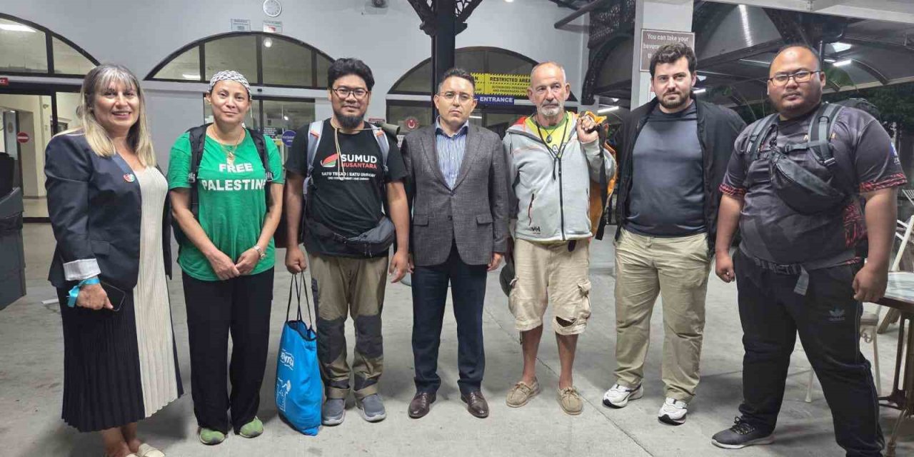 Olumsuz hava şartları nedeniyle Sumud Filosu’ndan ayrılan 4 aktivist Marmaris’e geldi