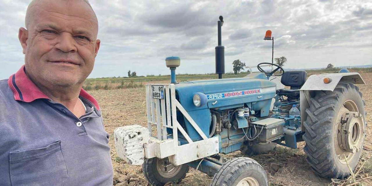 Söke Ovası’nda 52 yıllık traktör zamana meydan okuyor