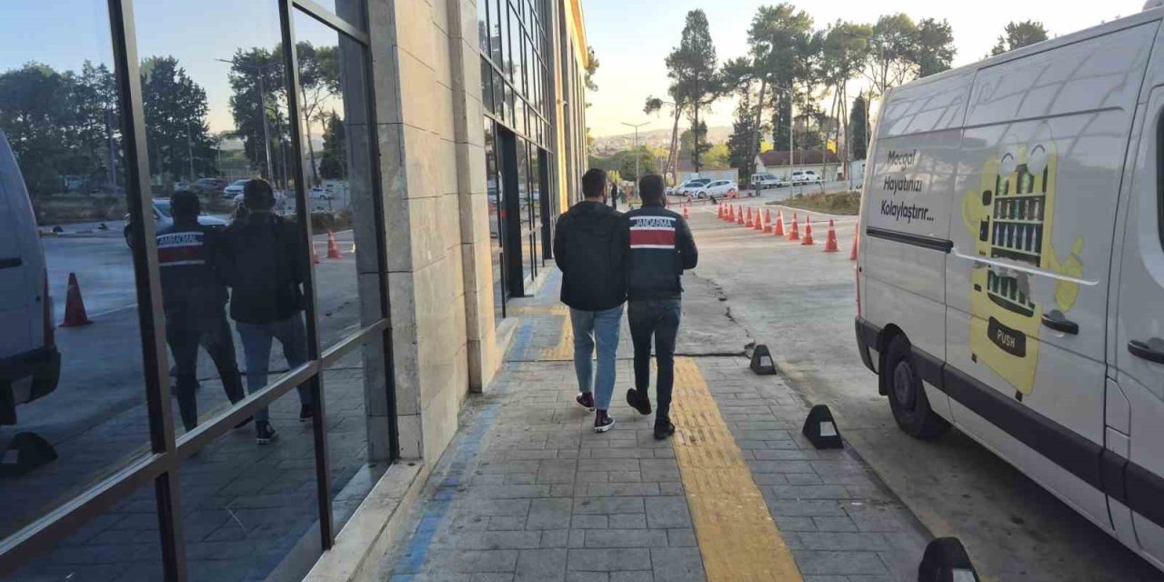 İzmir merkezli 16 ilde FETÖ operasyonu: 35 gözaltı