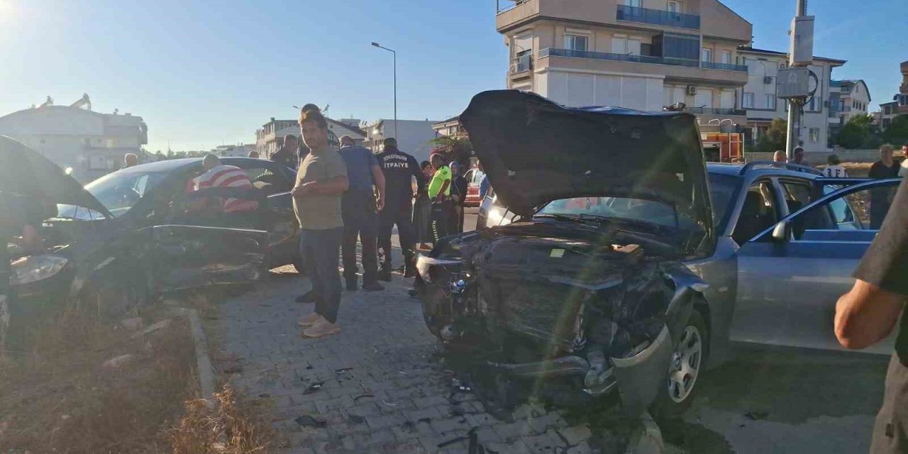 Didim’de trafik kazası: 1’i ağır 5 yaralı