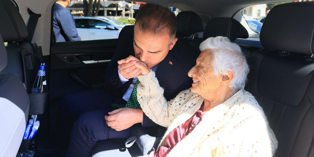 Dünya Yaşlılar Günü’nde Vali’den TOGG jesti