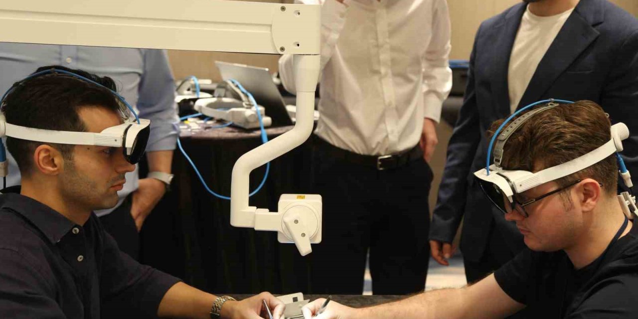 Plastik cerrahlar, İzmir’de mikrocerrahi eğitiminde buluştu