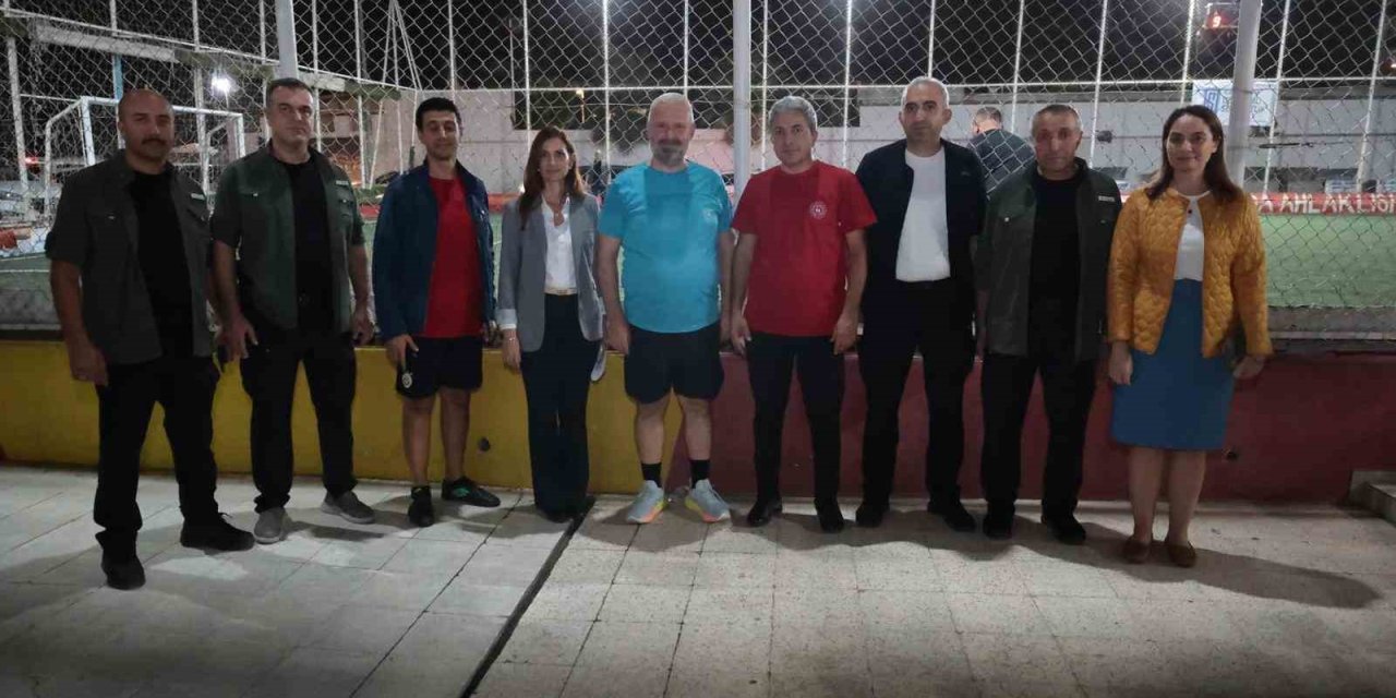 Menemen’de gençler sahada buluştu