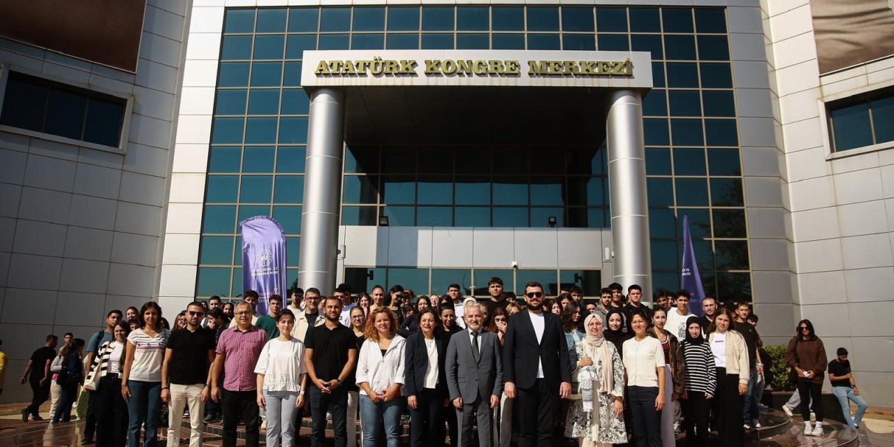 ADÜ oryantasyon programları sürüyor