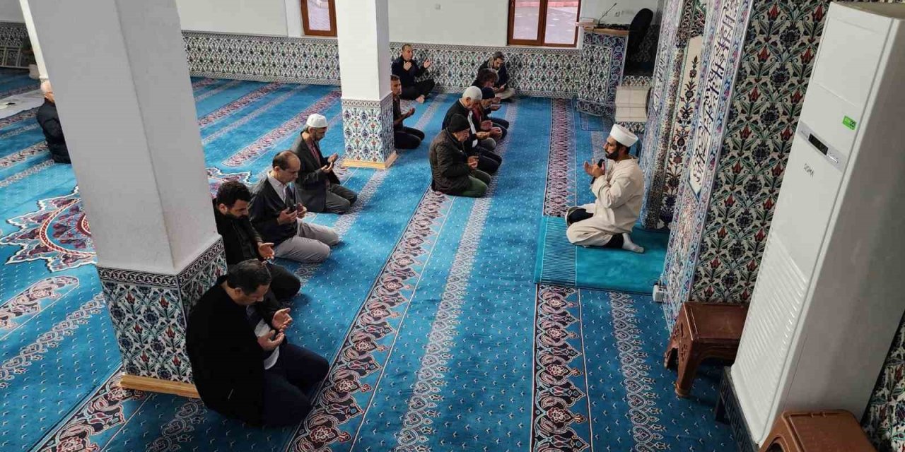 Köyceğizli vatandaşlar sabah namazında bir araya geldi