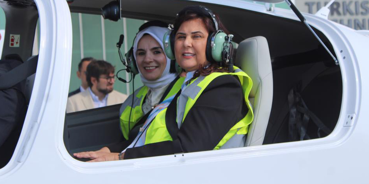 Bakan Göktaş ve Başkan Çerçioğlu, THY eğitim uçağıyla Aydın semalarında uçtu