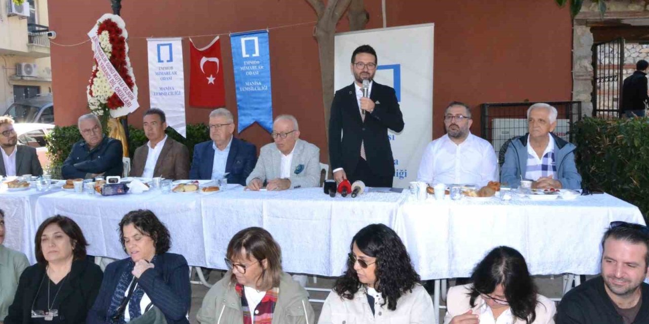 Manisa’da Dünya Mimarlık Günü kutlandı