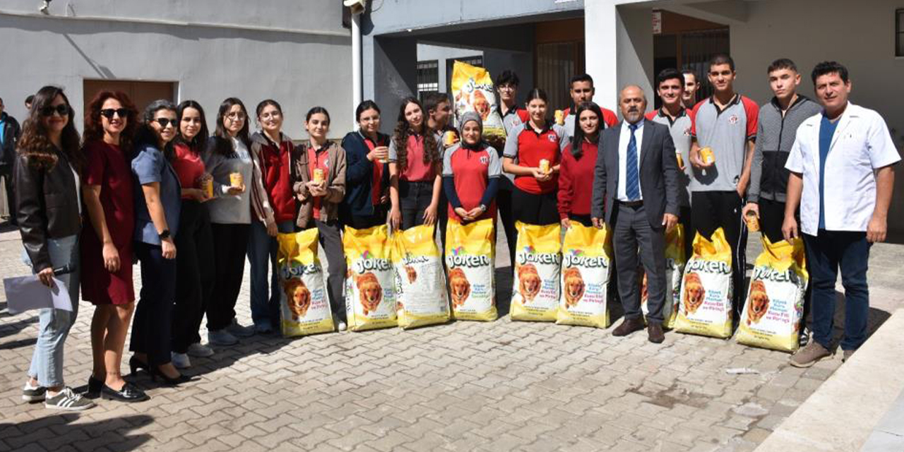 Germencikli öğrencilerden sokak hayvanlarına anlamlı destek