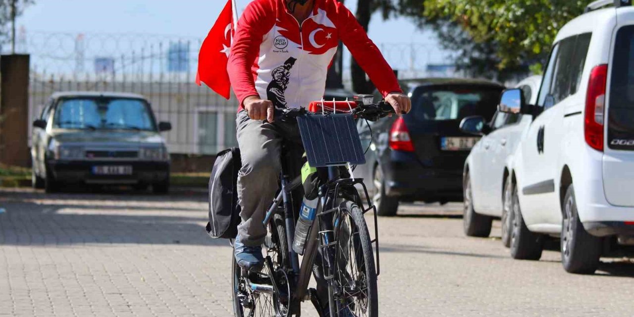 İzmirli gezgin ‘Asrın Felaketi’ne farkındalık için pedal çeviriyor