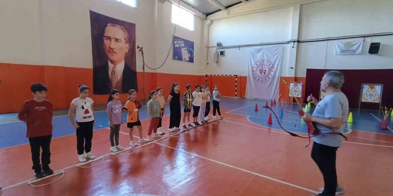 Sarıgöllü gençler ve çocukların ilgi alanı okçuluk sporu