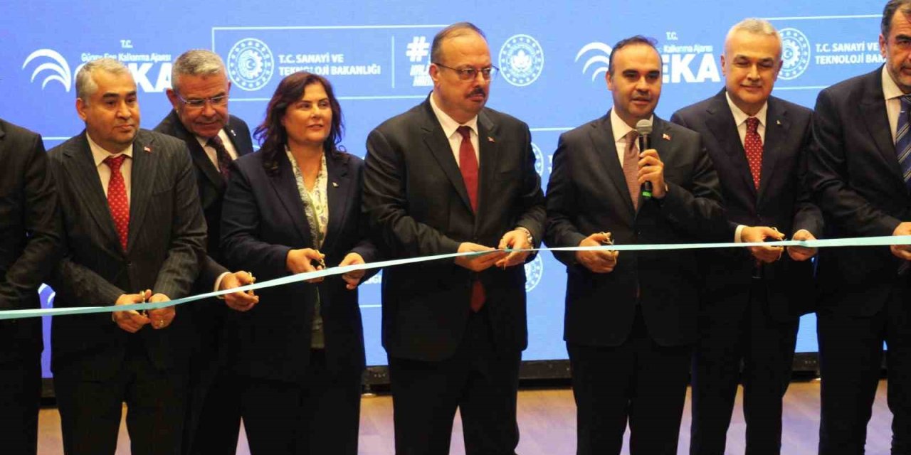 Bakan Kacır: “Aydın’ı Ege’nin parlayan yıldızı haline getirmeye devam edeceğiz”