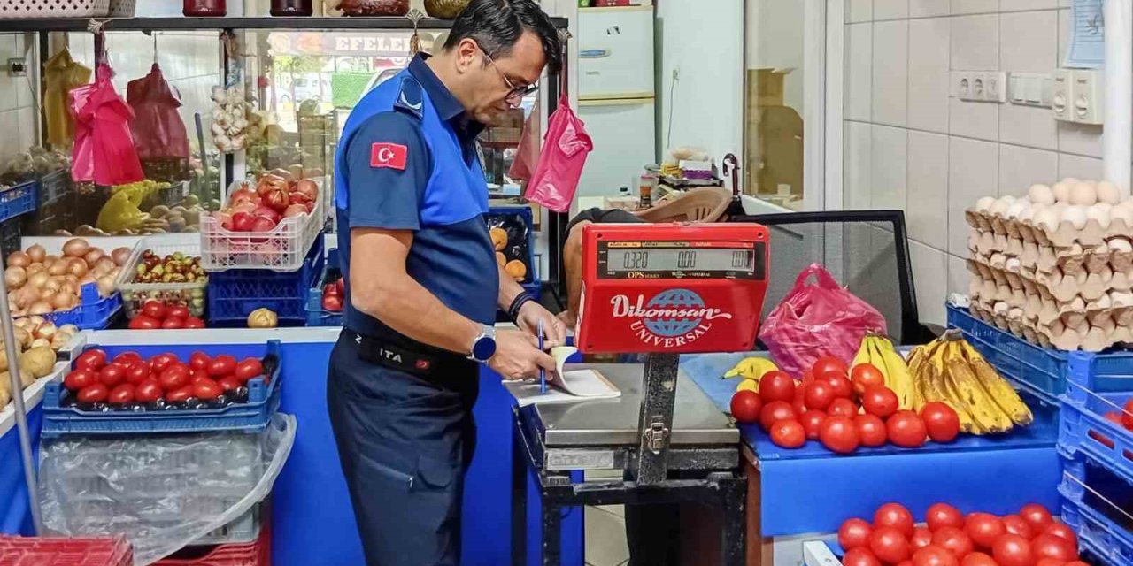 Efeler’de manavlar denetlendi